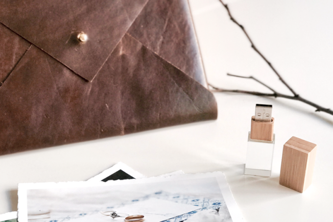 LEATHER ENVELOPE